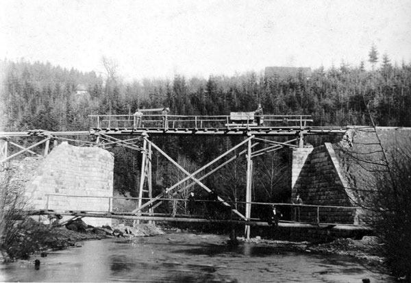 Brückenbau über die Stiebnic 1905
